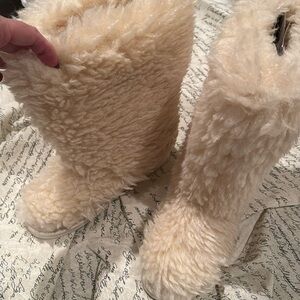 CREAMY SHERPA STYLE BRAND NEW TALL BOOTS RUNNING 20% OFF!!
